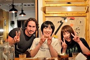 R Guest House - Hostel