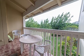 Turtle Bay Deep Blue**nuc 90-tvu-0523 1 Bedroom Condo by RedAwning