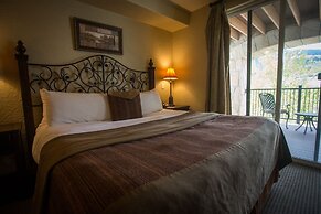 Enormous Condo with Stunning Mountain Views by RedAwning - Save 20% on