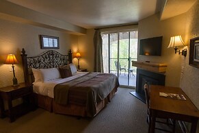 Enormous Condo with Stunning Mountain Views by RedAwning - Save 20% on