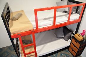 Lanta Hostel - Adults Only