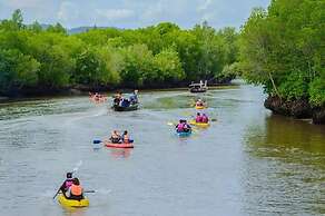 Lanta Hostel - Adults Only