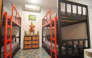Lanta Hostel - Adults Only