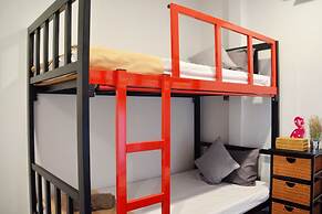 Lanta Hostel - Adults Only