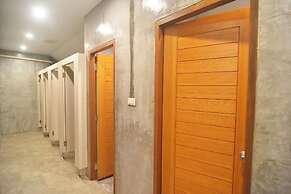 Lanta Hostel - Adults Only