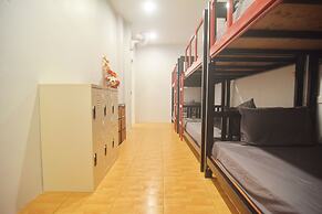 Lanta Hostel - Adults Only