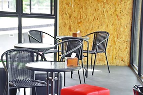 Lanta Hostel - Adults Only