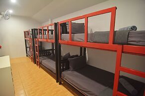Lanta Hostel - Adults Only