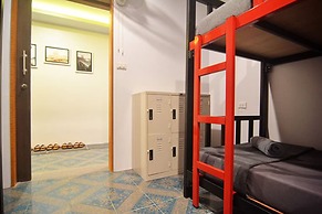 Lanta Hostel - Adults Only