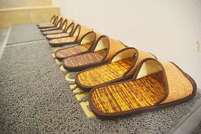 Lanta Hostel - Adults Only