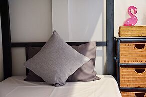 Lanta Hostel - Adults Only