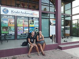 Lanta Hostel - Adults Only