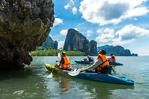 Lanta Hostel - Adults Only