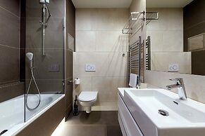 Hotel Pecr Well