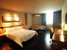 Microtel by Wyndham Kunming City Center