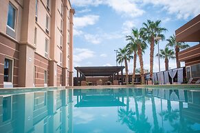 Hotel Mesaluna Near American Consulate