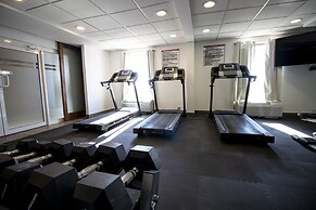 Hotel Mesaluna Near American Consulate