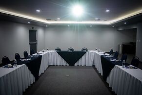 Hotel Mesaluna Near American Consulate