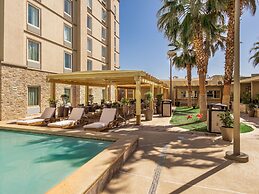 Hotel Mesaluna Near American Consulate