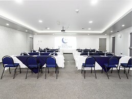 Hotel Mesaluna Near American Consulate