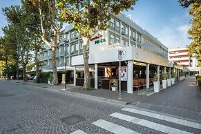 Pineda Aparthotel