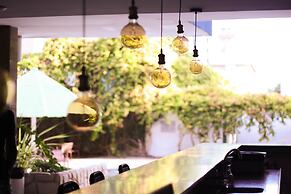 EL ARAM BEACH & CONVENTION