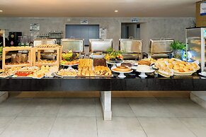 EL ARAM BEACH & CONVENTION