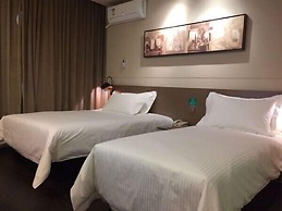 Jinjiang Inn Select Chifeng Railway Station