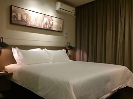 Jinjiang Inn Select Chifeng Railway Station