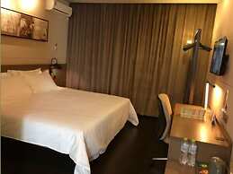 Jinjiang Inn Select Chifeng Railway Station