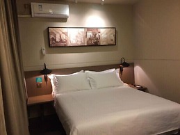 Jinjiang Inn Select Chifeng Railway Station