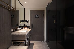 Ejon International Hotel