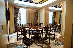 The Thousand Lantern Lake Hotel