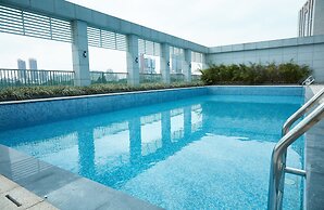 The Thousand Lantern Lake Hotel