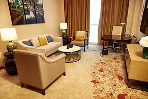 The Thousand Lantern Lake Hotel