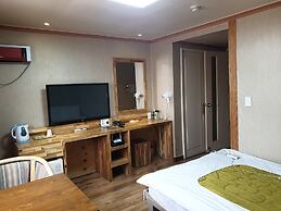 Green and Blue Hotel