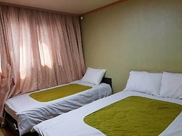 Green and Blue Hotel