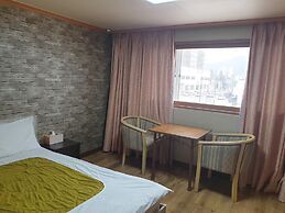 Green and Blue Hotel