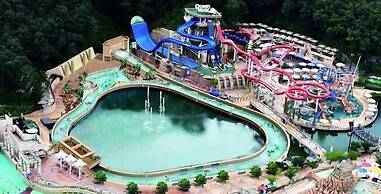 Green and Blue Hotel