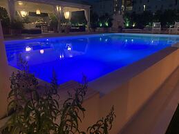 White House Luxury Hospitality