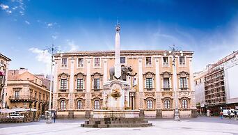 Moonlight Hotel & Suites