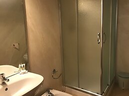 Moonlight Hotel & Suites