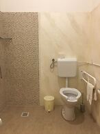 Moonlight Hotel & Suites