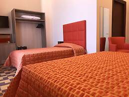 Moonlight Hotel & Suites