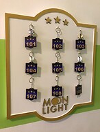 Moonlight Hotel & Suites