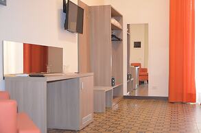 Moonlight Hotel & Suites