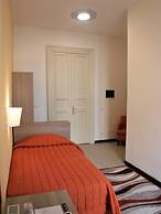 Moonlight Hotel & Suites