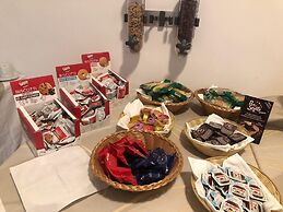 Moonlight Hotel & Suites