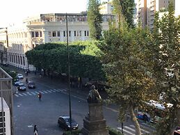 Moonlight Hotel & Suites