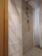 Moonlight Hotel & Suites